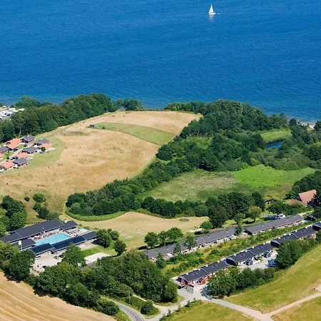 Дом отдыха 5 Person In